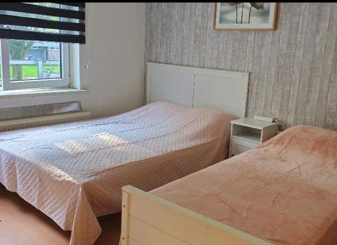 בית אירוח Bedroom In ווירט