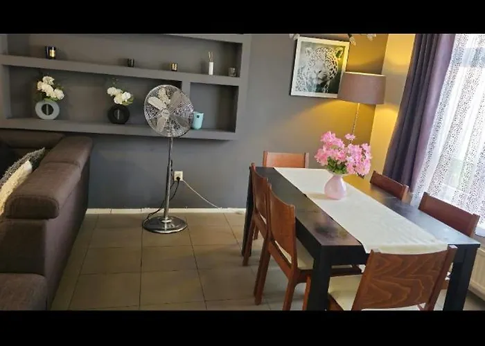 בית אירוח Bedroom In *