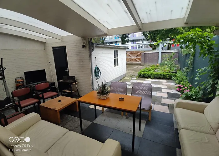 Bedroom In בית אירוח *