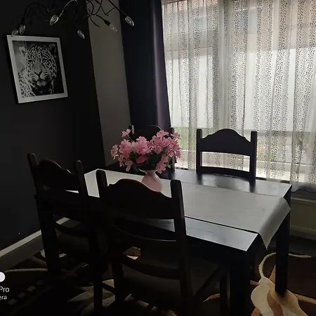 Ubytování v soukromí Bedroom In *